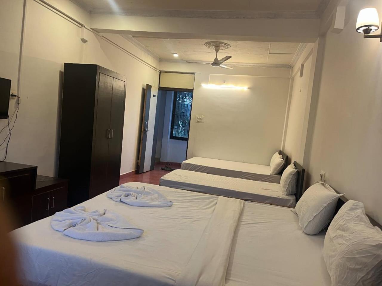 Hotel Pleasure Inn Near Turtle Beach Morjim Manage By Ld Group Of Hospitality Extérieur photo