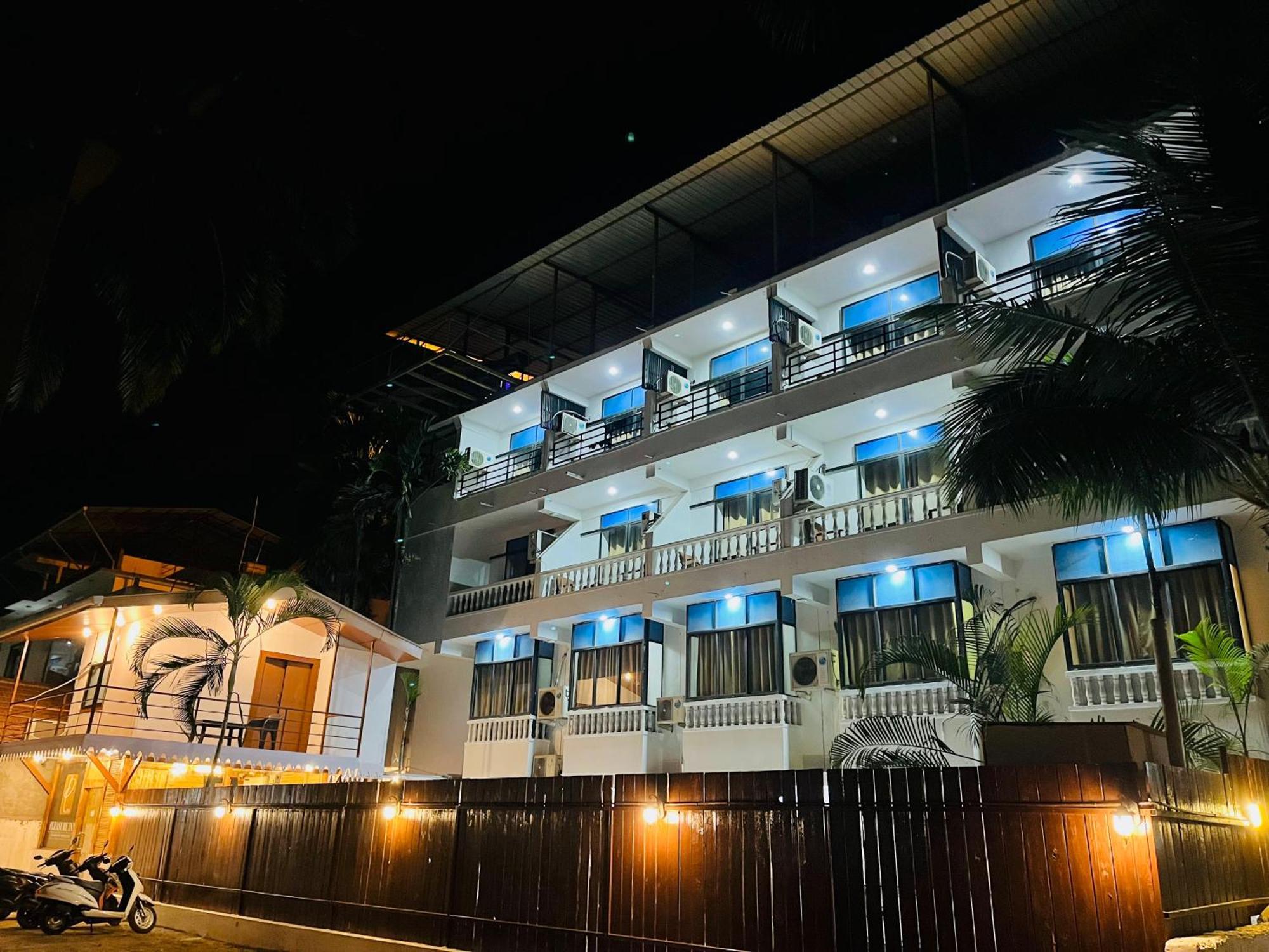 Hotel Pleasure Inn Near Turtle Beach Morjim Manage By Ld Group Of Hospitality Extérieur photo