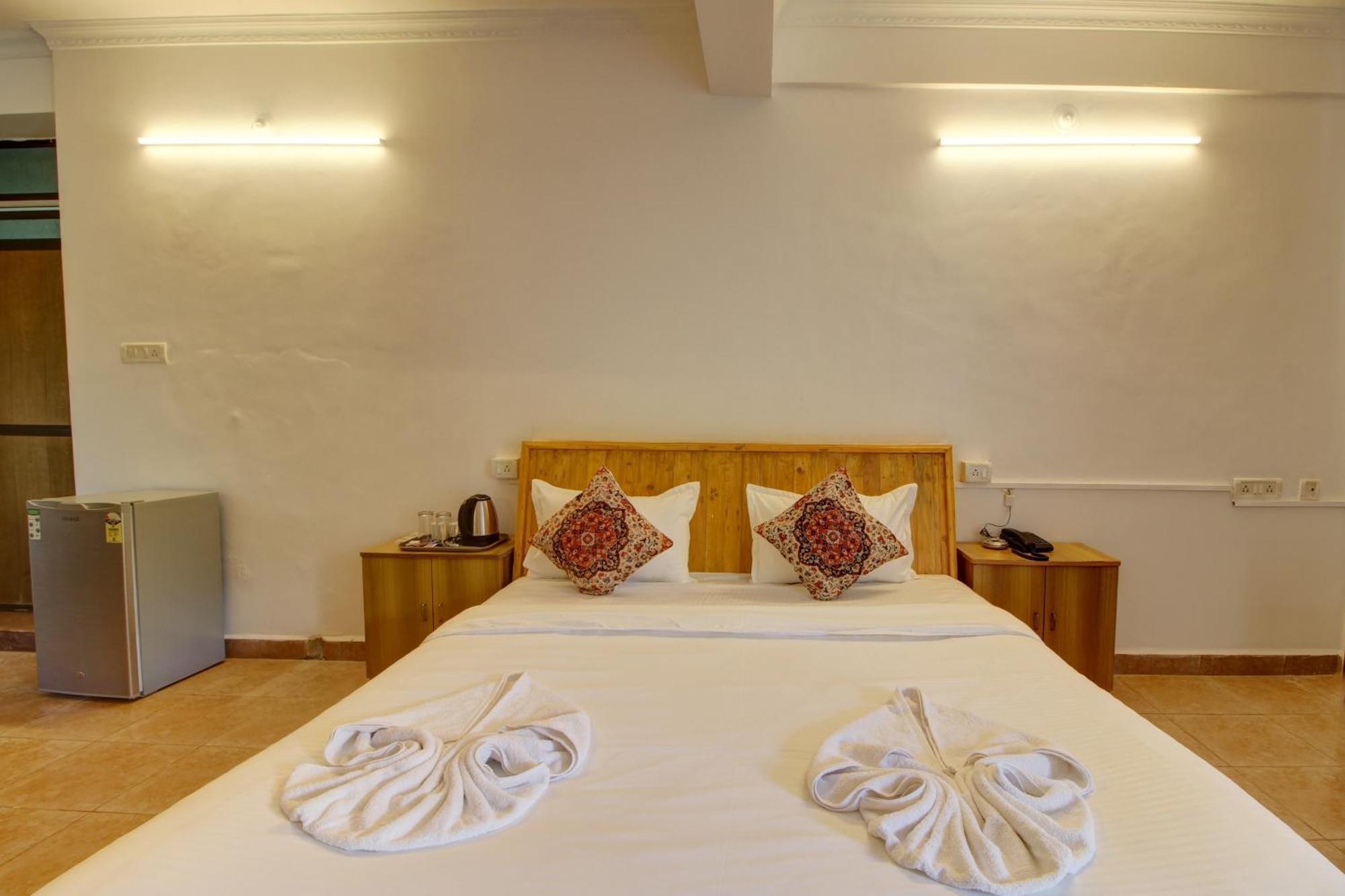 Hotel Pleasure Inn Near Turtle Beach Morjim Manage By Ld Group Of Hospitality Extérieur photo