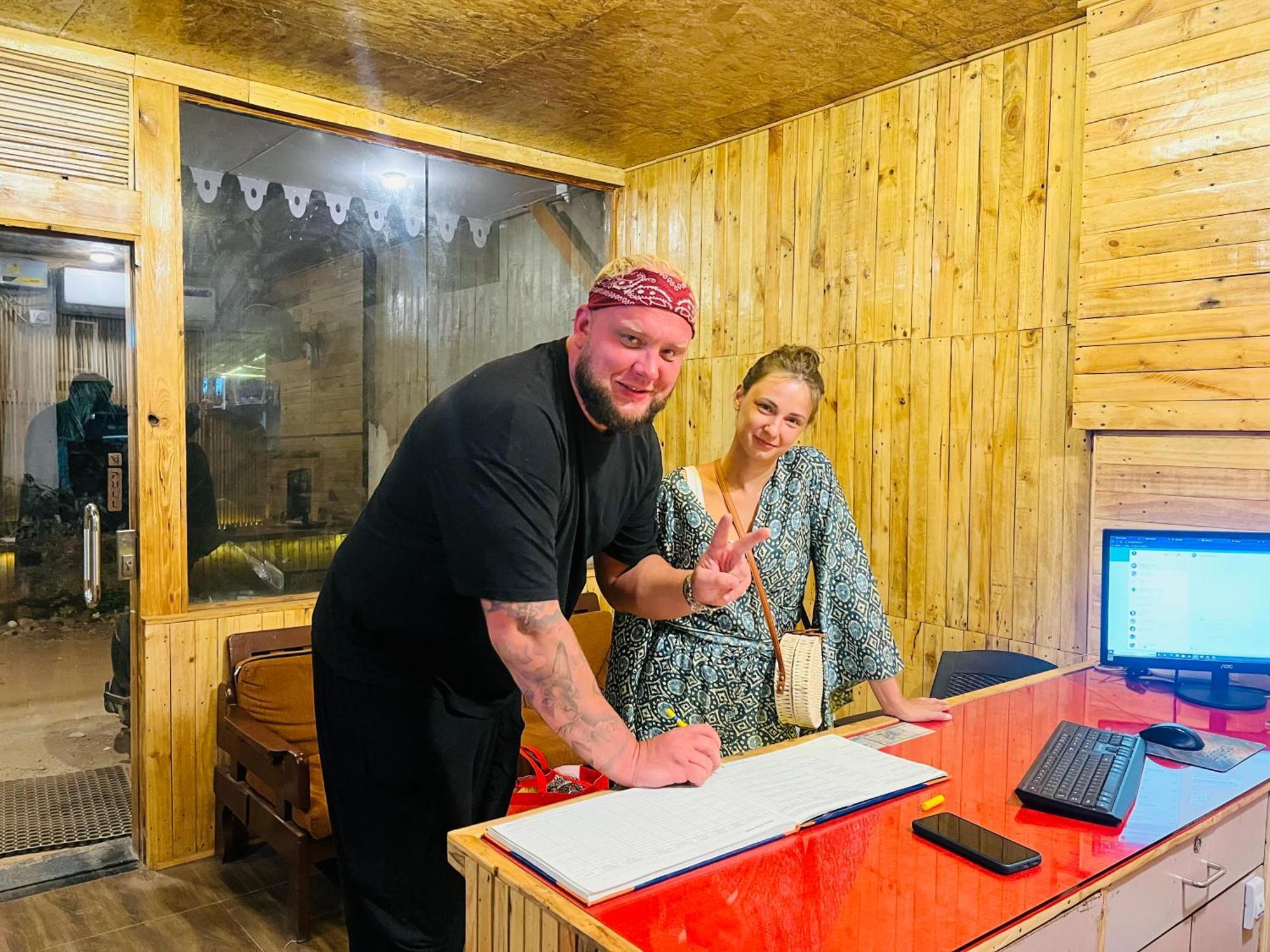 Hotel Pleasure Inn Near Turtle Beach Morjim Manage By Ld Group Of Hospitality Extérieur photo