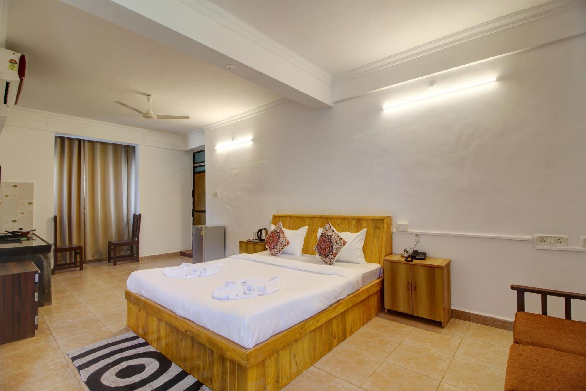 Hotel Pleasure Inn Near Turtle Beach Morjim Manage By Ld Group Of Hospitality Extérieur photo