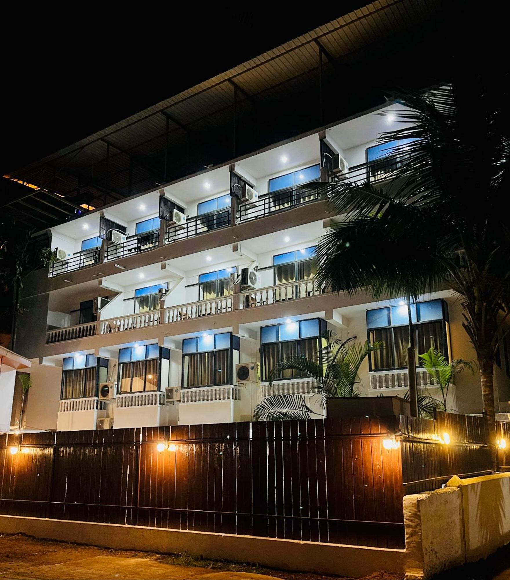 Hotel Pleasure Inn Near Turtle Beach Morjim Manage By Ld Group Of Hospitality Extérieur photo