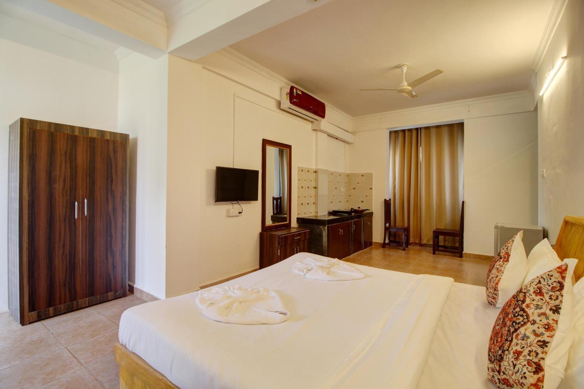 Hotel Pleasure Inn Near Turtle Beach Morjim Manage By Ld Group Of Hospitality Extérieur photo