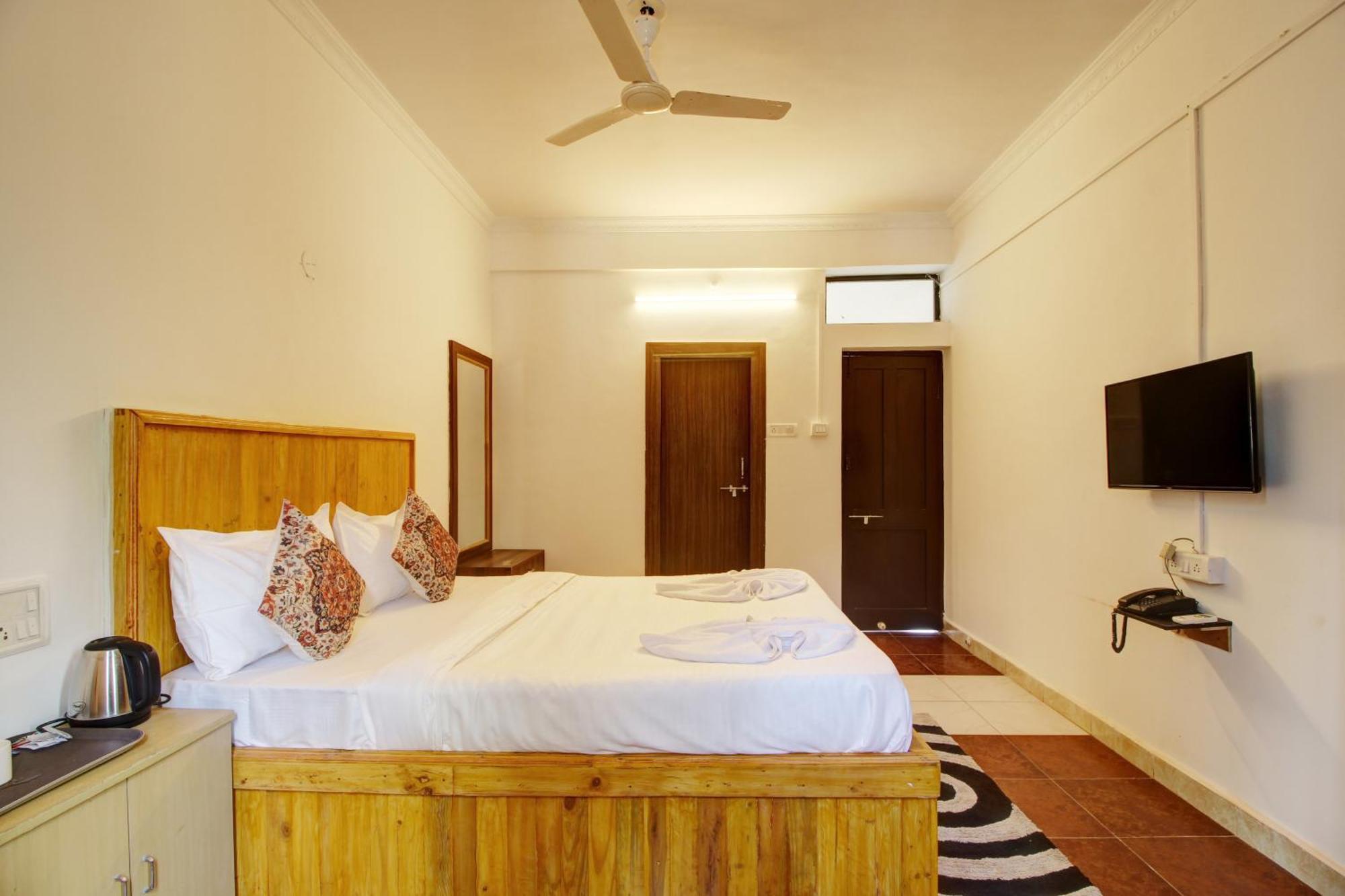 Hotel Pleasure Inn Near Turtle Beach Morjim Manage By Ld Group Of Hospitality Extérieur photo